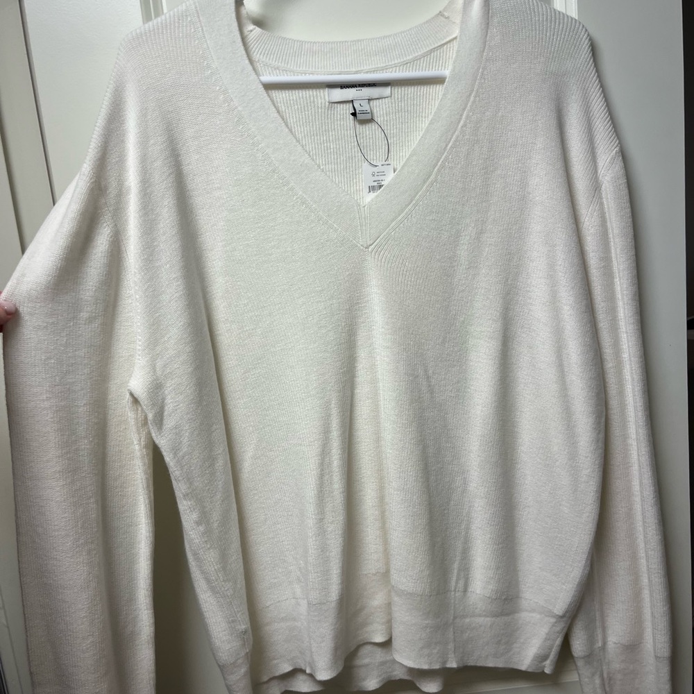 Banana Republic Cream V-Neck Sweater